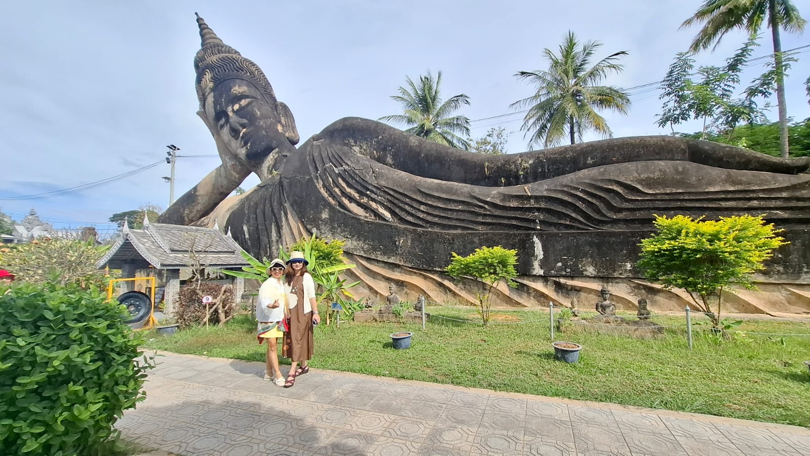 complete tour laos